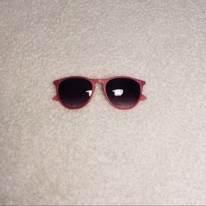 pink sunglasses